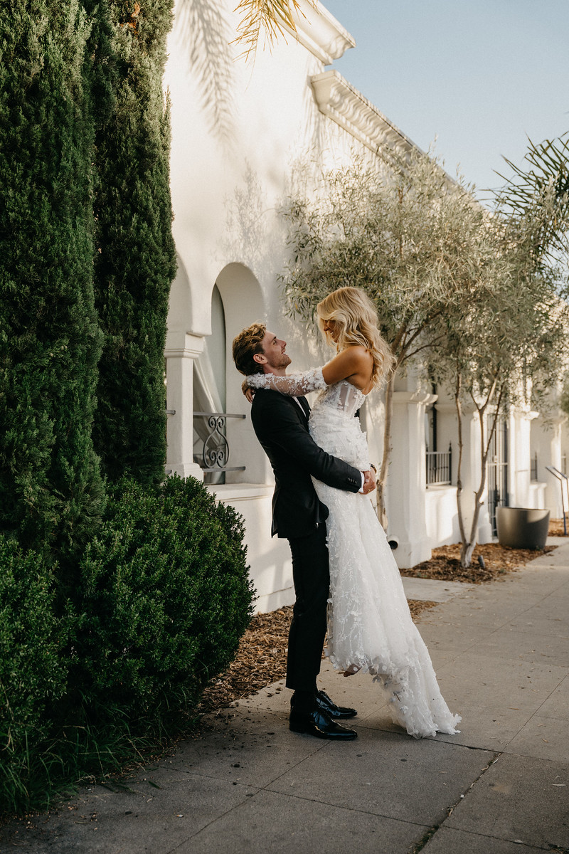 Wedding cake moment