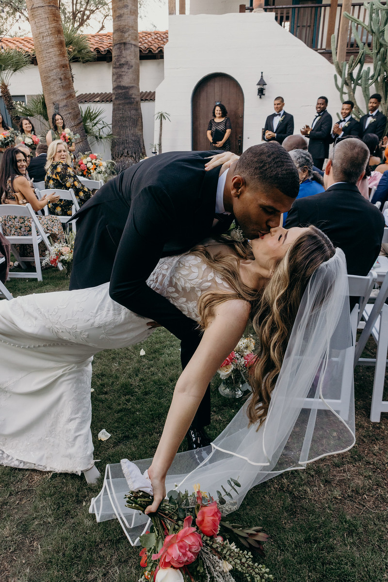 Ceremony kiss
